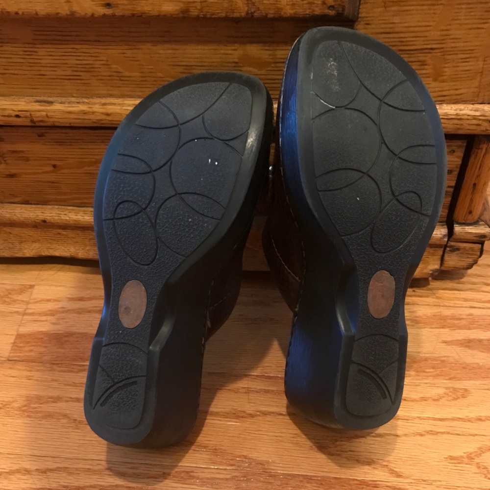 Born Brown Clogs - image 5